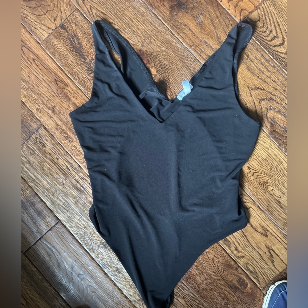 Leith Black V Neck Sleeveless Bodysuit